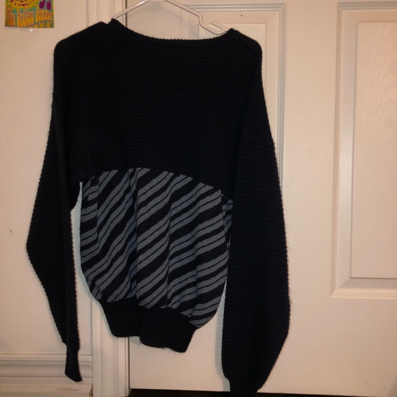 Blue Cropped Knit Sweater - Picture 2 of 3